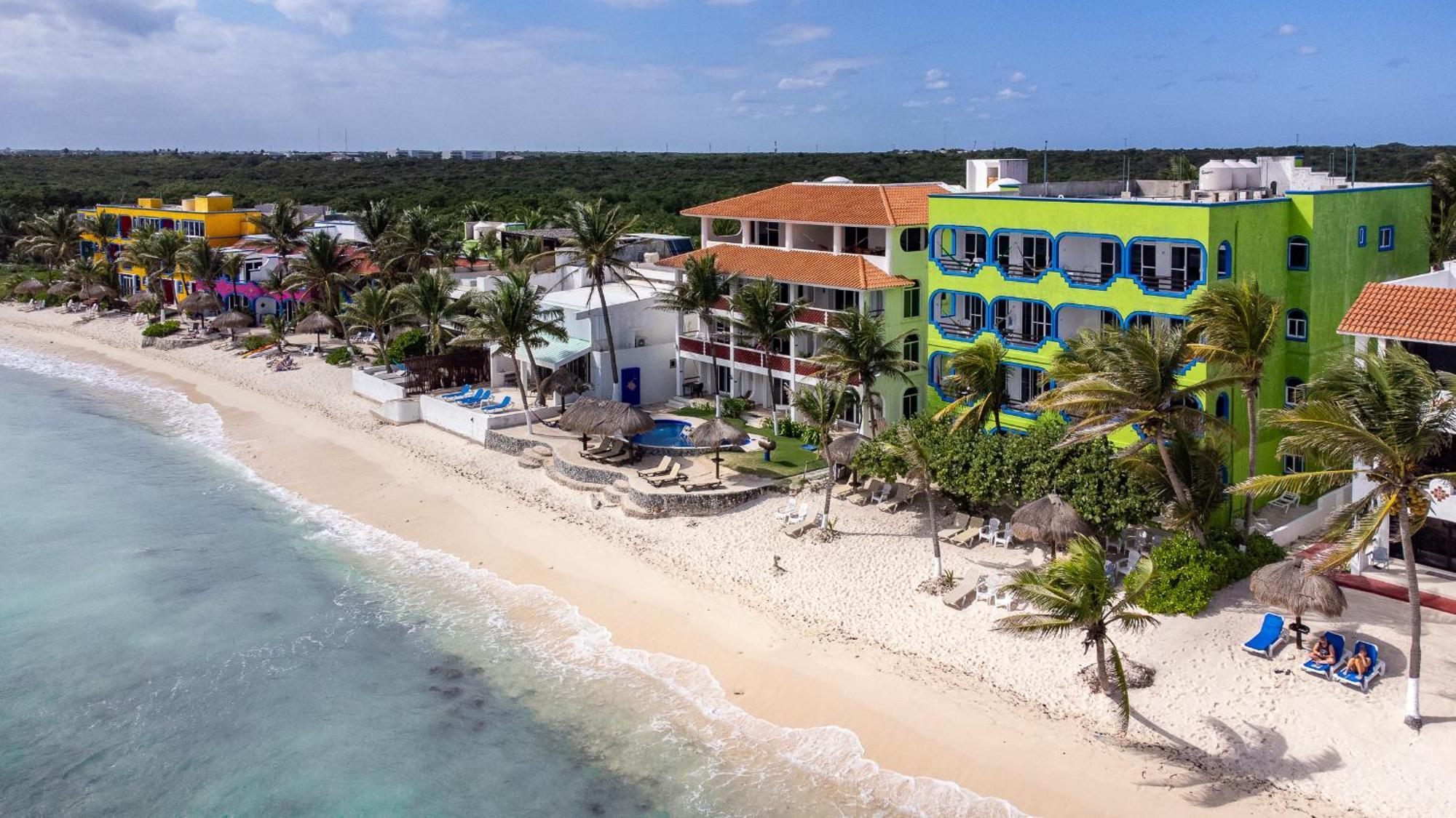 Del Sol Beachfront 아쿠말 외부 사진