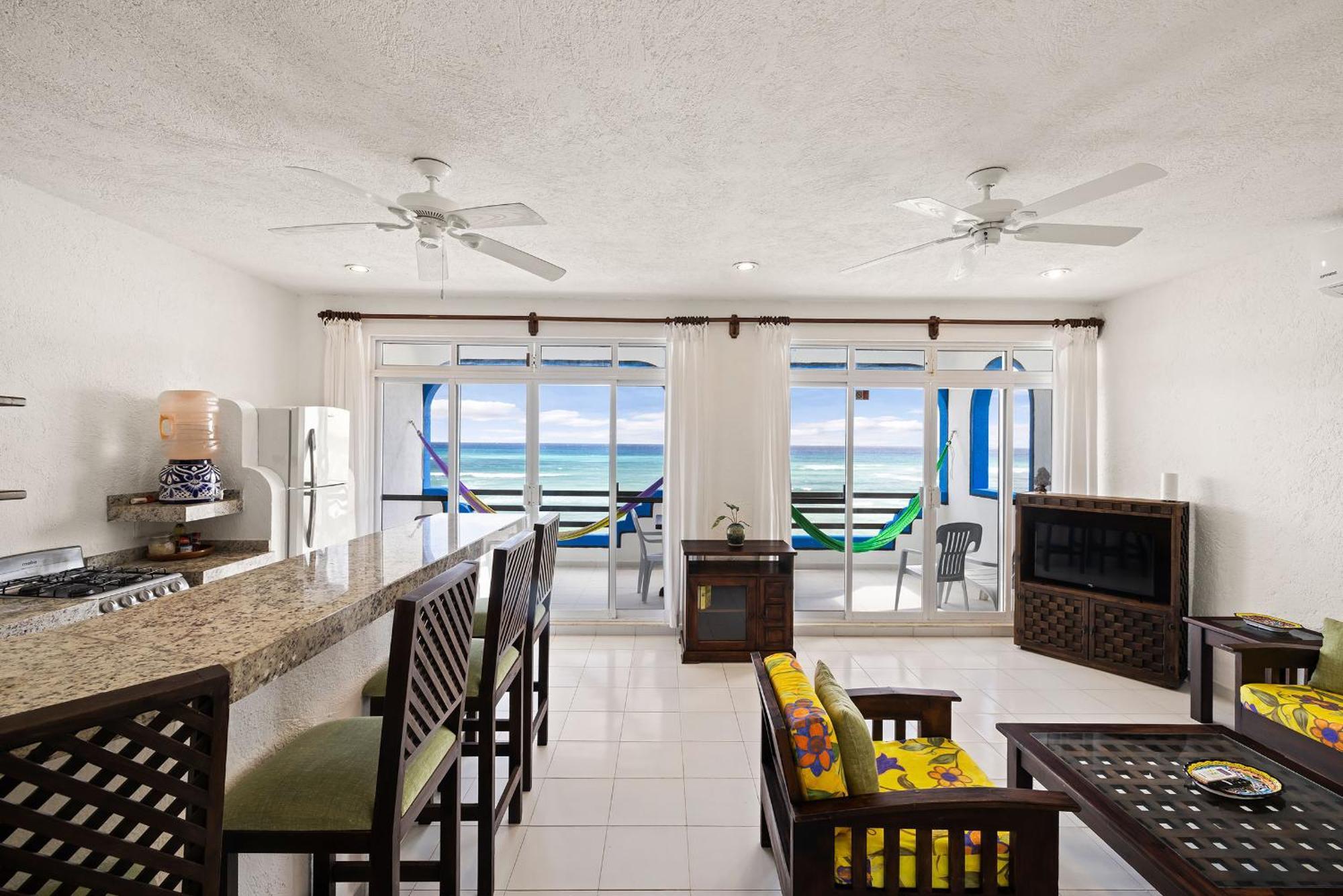 Del Sol Beachfront 아쿠말 외부 사진