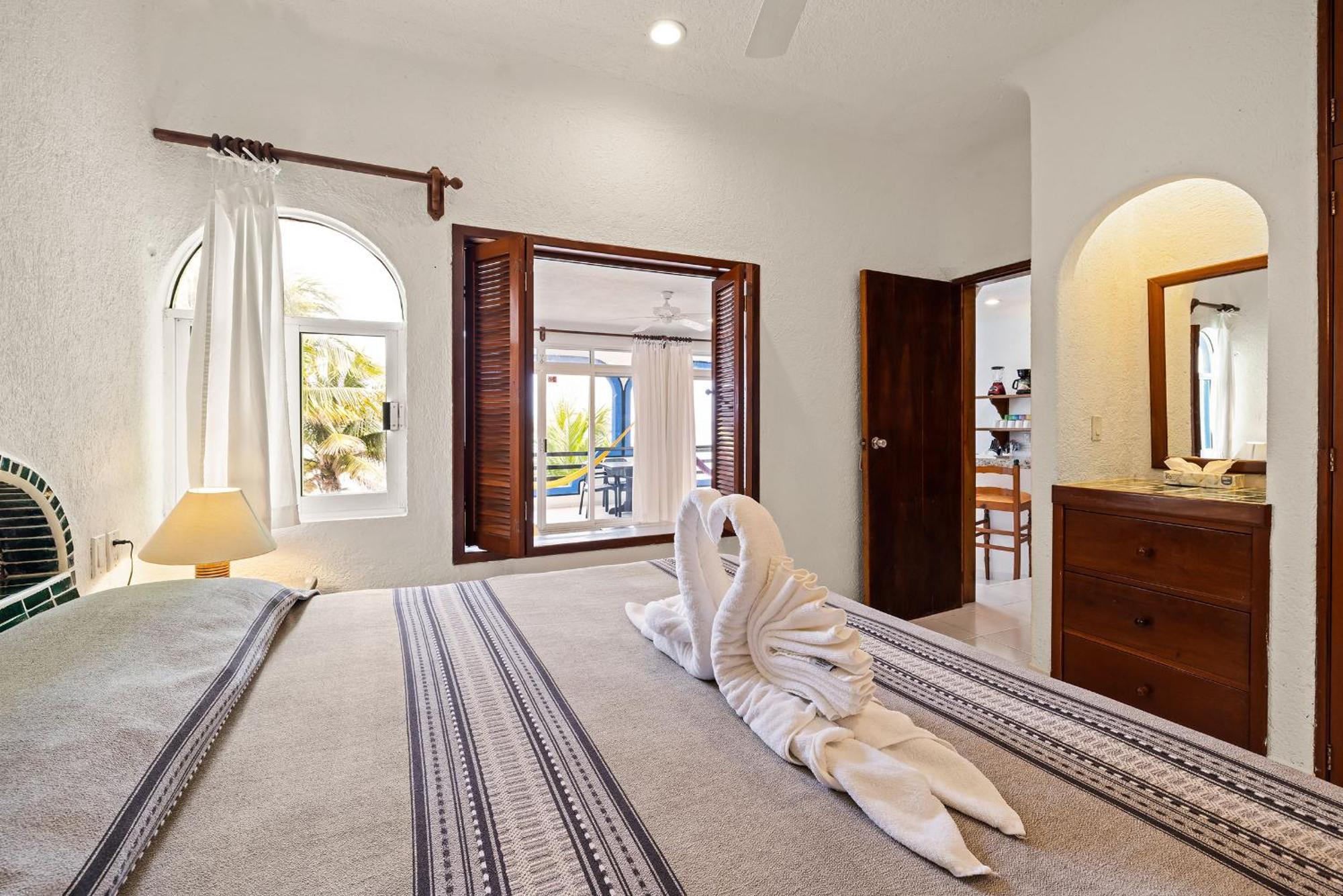 Del Sol Beachfront 아쿠말 외부 사진